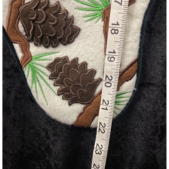 Pine Cone Evergreen Patchwork Christmas Stocking Felt 3D looking Pine Cones - Picture 4 of 5